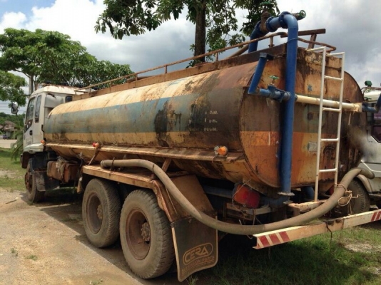 รถฮีโน่ 10  ล้อดั้ม 320 แรงม้า. ปี 48  ( ขายคู่ รถน้ำ. )  สนใจติดต่อ 081 - 6079515