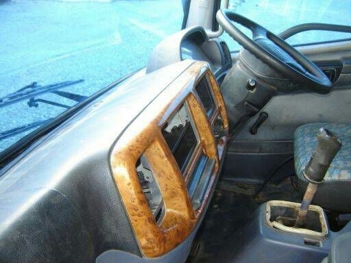 รถฮีโน่ 10  ล้อดั้ม 320 แรงม้า. ปี 48  ( ขายคู่ รถน้ำ. )  สนใจติดต่อ 081 - 6079515