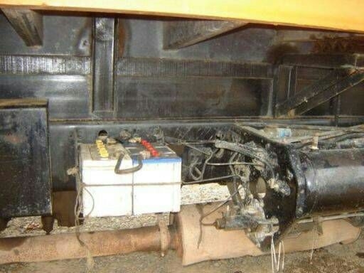 รถฮีโน่ 10  ล้อดั้ม 320 แรงม้า. ปี 48  ( ขายคู่ รถน้ำ. )  สนใจติดต่อ 081 - 6079515