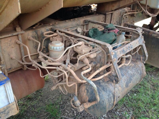 รถอีซูซุ 10 ล้อ บรรทุกน้ำ 195 แรงม้า. ปี 40  ( ขายคู่ ฮีโน่ 320 แรงม้า. )  สนใจติดต่อ  081 - 6079515