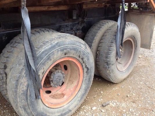 รถอีซูซุ 10 ล้อ บรรทุกน้ำ 195 แรงม้า. ปี 40  ( ขายคู่ ฮีโน่ 320 แรงม้า. )  สนใจติดต่อ  081 - 6079515