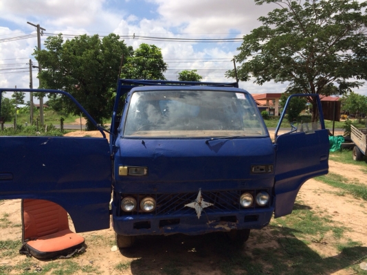 หกล้อช่วงสั้น85แรง เครื่องดีครัชซีสวยเอกสารพร้อมโอน