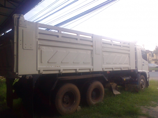สิบล้อ HINO MAGA 260HP สองเพลาดั้มปี47 มีลำโพลากลูก ราคา1980,000.บ ทะเบียนพร้อมโอน ราคาต่อรองได้ ครับ