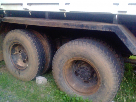 สิบล้อ HINO MAGA 260HP สองเพลาดั้มปี47 มีลำโพลากลูก ราคา1980,000.บ ทะเบียนพร้อมโอน ราคาต่อรองได้ ครับ