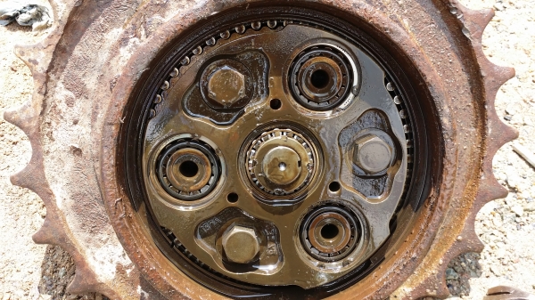 ขายด่วน ตัวเดินKOMATSUPC 120-3 ลูกละ 55,000