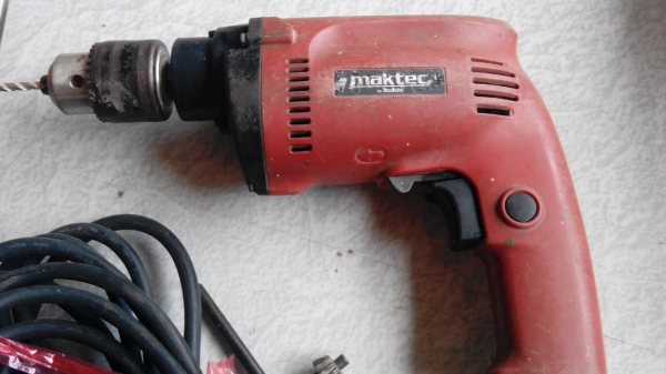 สว่านมือ Maktec ขนาด 430 W. หมุนซ้าย-ขวาได้ เจาะกระแทก ,เจาะทั่วไปได้