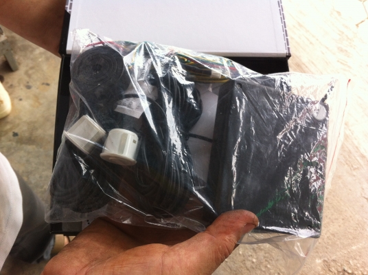 เซ็นเซอร์ถอยหลัง ตรวจจับเวลาถอยหลังแล้วจะส่งเสียงดัง ชนิด 2 จุด ครบชุดในกล่อง พร้อมคู่มือการติดตั้ง