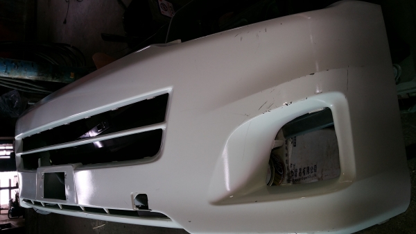 ตะแกรงกลางกันชนหน้าไอ้โม่งหน้าย้อย