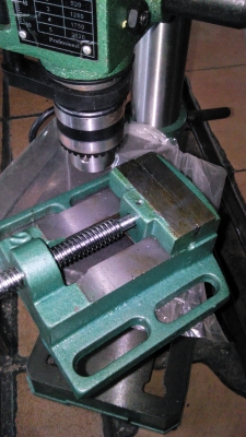 สว่านแท่น SUPER KING ให้พร้อมปากกาจับชิ้นงาน สูง 60 cm.มอเตอร์ 1/3 แรงม้า จับดอกสว่านได้ถึง 13 มม.