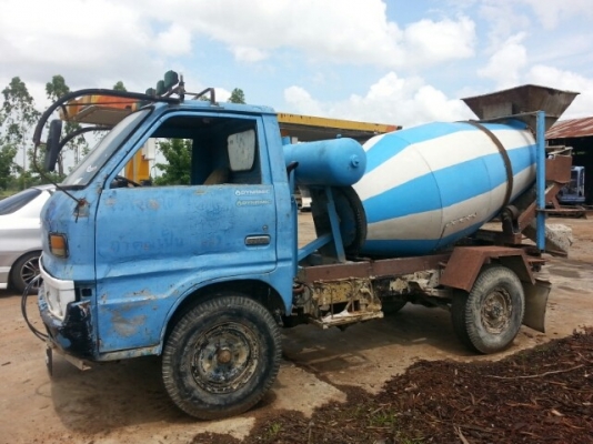 ขายรถโม่ปูน2คิว เครื่อง74แรง สภาพพร้อมใช้งาน ทะเบียนขาด3ปี เอกสารพร้อมโอน