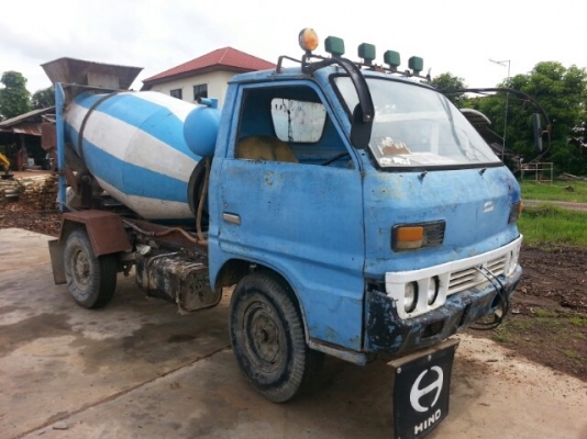 ขายรถโม่ปูน2คิว เครื่อง74แรง สภาพพร้อมใช้งาน ทะเบียนขาด3ปี เอกสารพร้อมโอน