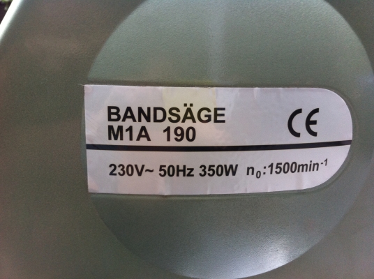 เลื่อยสายพานตั้งโต๊ะ สูง 75 cm.ขนาดมอเตอร์ 350 w. ปรับหน้าโต๊ะเอียงได้ มีอุปกรณ์ครบชุด