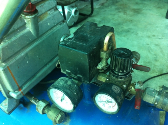 ปั็มลม 3 แรงม้า PUMA เป็นแบบโรตารี่ป้็มลมได้เร็วทันใจ ความจุถัง 50 ลิตร มีชุดปรับแรงดันลมตามที่ต้องการ มีล้อลากเคลื่อนย้านสะดวก ปั็มลม 3 แรงม้า PUMA เป็นแบบโรตารี่ป้็มลมได้เร็วทันใจ ความจุถัง 50 ลิตร มีชุดปรับแรงดันลมตามที่ต้องการ มีล้อลากเคลื่อนย้านสะดวก