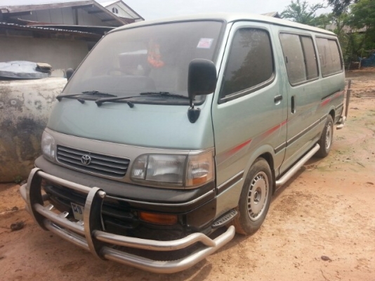 ขายรถตู้โตโยต้า เครื่อง2800 ปี37 สภาพสวยพร้อมใช้งาน เครื่องดี ช่วงล่างแน่น เอกสารพร้อมโอน