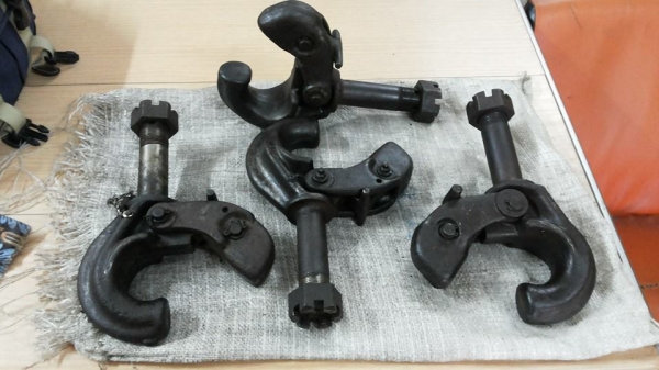 ปากนกแก้วมือ2(เหลืออีก 2 ตัวครับ)