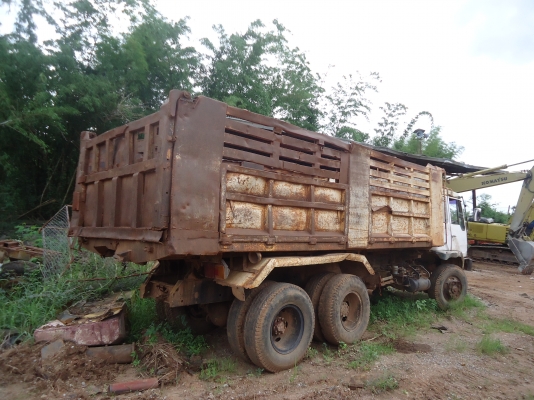 ขายด่วนรถสิบล้อหลงFN527TDชีL0215ดรั้มเครือง195แรงม้า