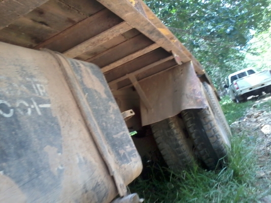 10 อีโน่เพลาเดียว  8 สูบ  300  แรงม้า ระบบไฟฟ้ายกหัว  (ท้ายเป็ดหรือท้าลาด)  พร้อมใช้งาน เล่มพร้อม..