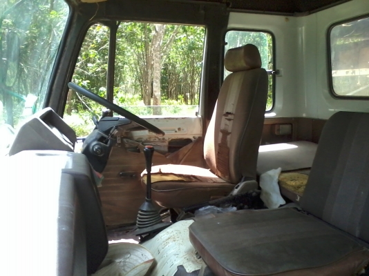 10 อีโน่เพลาเดียว  8 สูบ  300  แรงม้า ระบบไฟฟ้ายกหัว  (ท้ายเป็ดหรือท้าลาด)  พร้อมใช้งาน เล่มพร้อม..