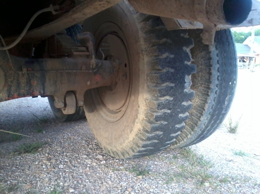 10 อีโน่เพลาเดียว  8 สูบ  300  แรงม้า ระบบไฟฟ้ายกหัว  (ท้ายเป็ดหรือท้าลาด)  พร้อมใช้งาน เล่มพร้อม..