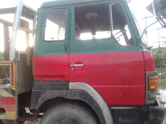 10 อีโน่เพลาเดียว  8 สูบ  300  แรงม้า ระบบไฟฟ้ายกหัว  (ท้ายเป็ดหรือท้าลาด)  พร้อมใช้งาน เล่มพร้อม..