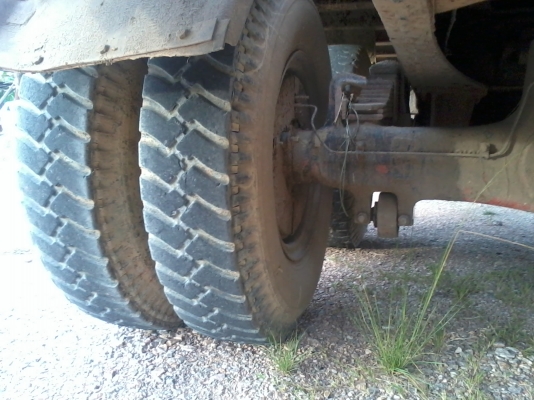 10 อีโน่เพลาเดียว  8 สูบ  300  แรงม้า ระบบไฟฟ้ายกหัว  (ท้ายเป็ดหรือท้าลาด)  พร้อมใช้งาน เล่มพร้อม..