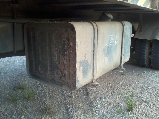 10 อีโน่เพลาเดียว  8 สูบ  300  แรงม้า ระบบไฟฟ้ายกหัว  (ท้ายเป็ดหรือท้าลาด)  พร้อมใช้งาน เล่มพร้อม..