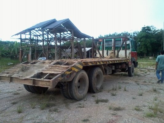 10 อีโน่เพลาเดียว  8 สูบ  300  แรงม้า ระบบไฟฟ้ายกหัว  (ท้ายเป็ดหรือท้าลาด)  พร้อมใช้งาน เล่มพร้อม..