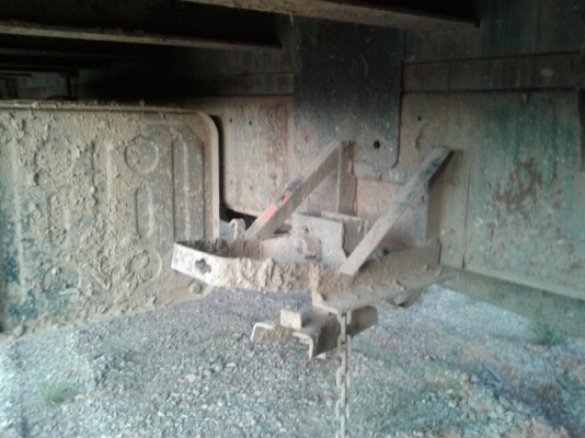 10 อีโน่เพลาเดียว  8 สูบ  300  แรงม้า ระบบไฟฟ้ายกหัว  (ท้ายเป็ดหรือท้าลาด)  พร้อมใช้งาน เล่มพร้อม..