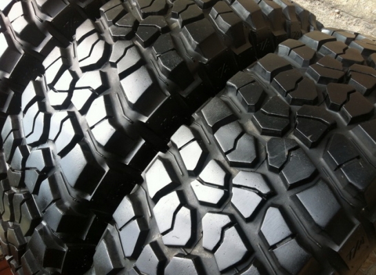 ขายยาง BF Goodrich Mud-terrain KM2  265 75 r16 ดอกลึกๆ