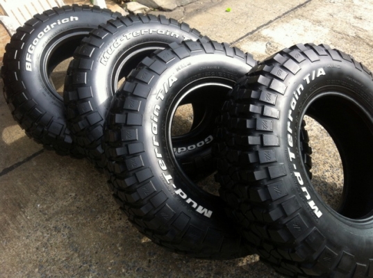 ขายยาง BF Goodrich Mud-terrain KM2 265 75 r16 ดอกลึกๆ ขายยาง BF Goodrich Mud-terrain KM2 265 75 r16 ดอกลึกๆ