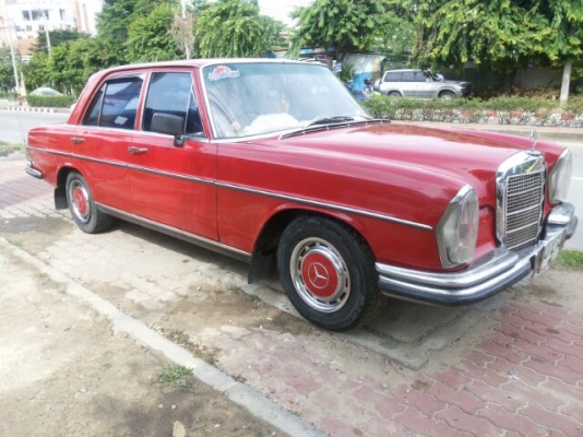 BENZ W 108 ตาตั๊กแตน หายาก สวยเดิม 40 ปี
