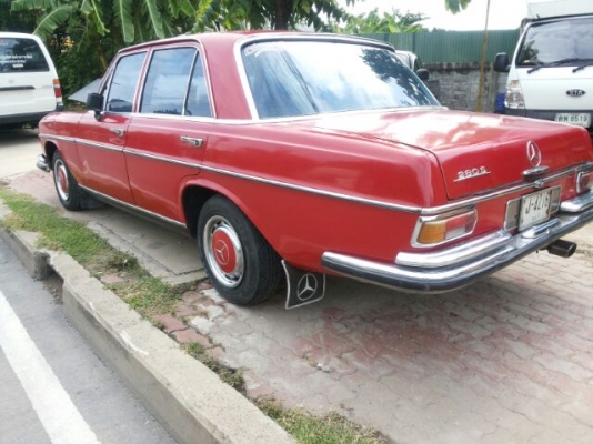BENZ W 108 ตาตั๊กแตน หายาก สวยเดิม 40 ปี
