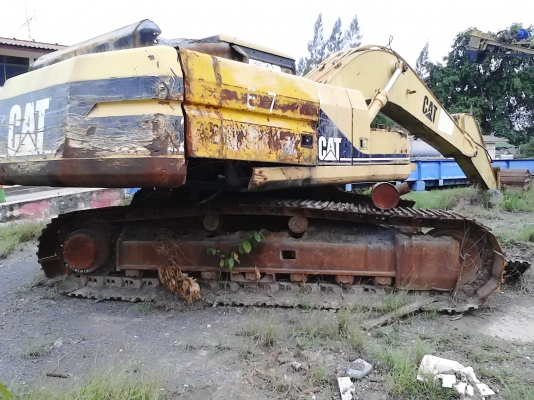 ชายเป็นอะไหล่ ครับ CAT325 ใข้งานมา 9000 ชั่วโมง ครับสภาพ 90\%