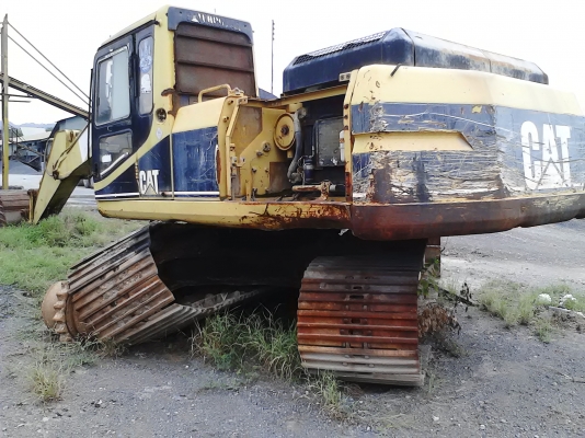 ชายเป็นอะไหล่ ครับ CAT325 ใข้งานมา 9000 ชั่วโมง ครับสภาพ 90\%