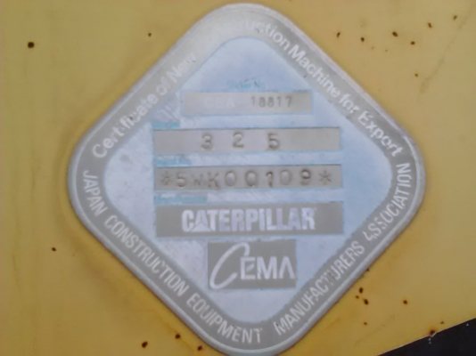ชายเป็นอะไหล่ ครับ CAT325 ใข้งานมา 9000 ชั่วโมง ครับสภาพ 90\%