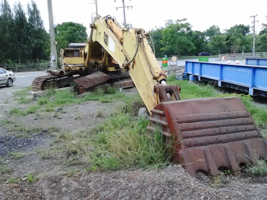 ชายเป็นอะไหล่ ครับ CAT325 ใข้งานมา 9000 ชั่วโมง ครับสภาพ 90\%