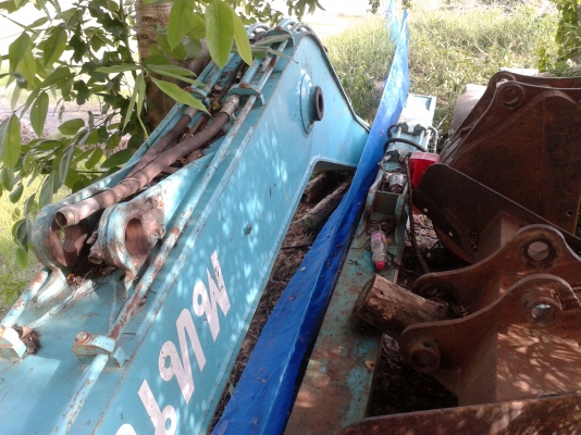 ขายชุดบูมยาว12เมตรครับพร้อมบุ๋งกี๋ใส่กับโกเบ120ครับ