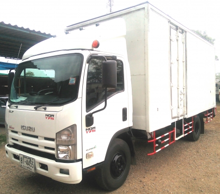 6 ล้อกลาง  *Euro.3*  ISUZU  NQR 175 แรงม้า+คอมมอนเรว *ยาว 5.50 ม.* รถสวยเดิม+สวยจริง *รถห้างแท้* มีเล่มพร้อมโอน