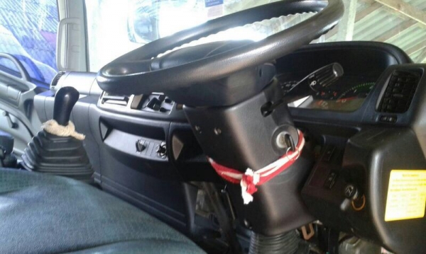 รถฮีโน่ 6 ล้อดั้ม 220 แรงม้า. ปี 54  ( รถวิ่ง  11x,xxx กม. / ใช้งานน้อย. )  สนใจติดต่อ 081 - 6079515