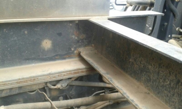 รถฮีโน่ 6 ล้อดั้ม 220 แรงม้า. ปี 54  ( รถวิ่ง  11x,xxx กม. / ใช้งานน้อย. )  สนใจติดต่อ 081 - 6079515