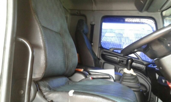 รถฮีโน่ 6 ล้อดั้ม 220 แรงม้า. ปี 54  ( รถวิ่ง  11x,xxx กม. / ใช้งานน้อย. )  สนใจติดต่อ 081 - 6079515