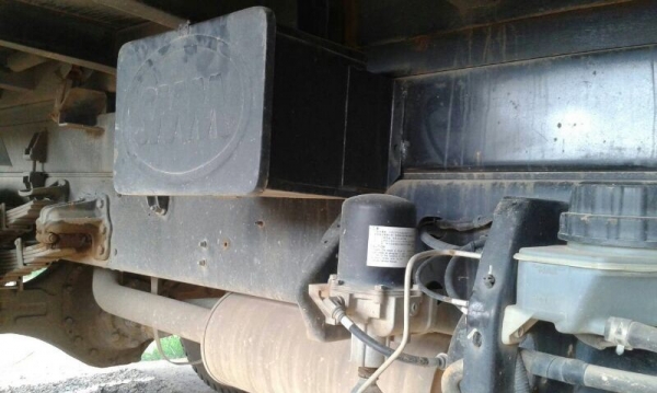 รถฮีโน่ 6 ล้อดั้ม 220 แรงม้า. ปี 54  ( รถวิ่ง  11x,xxx กม. / ใช้งานน้อย. )  สนใจติดต่อ 081 - 6079515