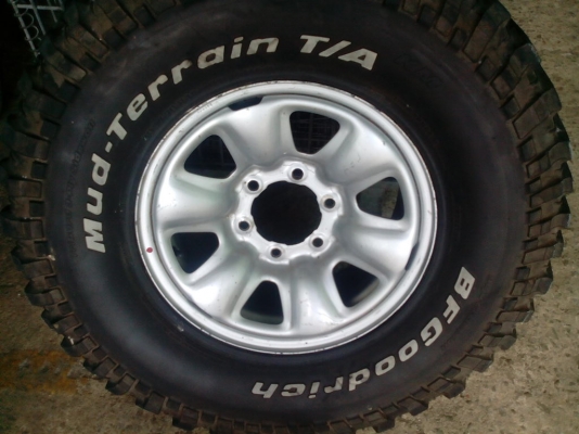 ขายยางอะไหล่bf พร้อมล้อ วีโก้