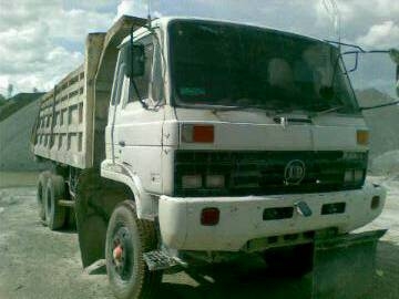 ขายรถ 10 ล้อกระบะดัมพ์ท้องเรือ NISSAN UD CWM 430 230 แรงม้า ราคา 700000