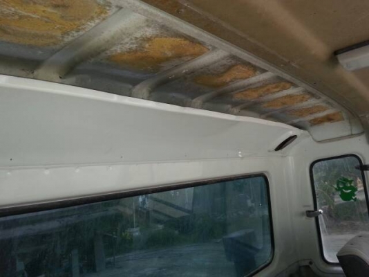 ขายรถ 10 ล้อกระบะดัมพ์ท้องเรือ NISSAN UD CWM 430 230 แรงม้า ราคา 700000