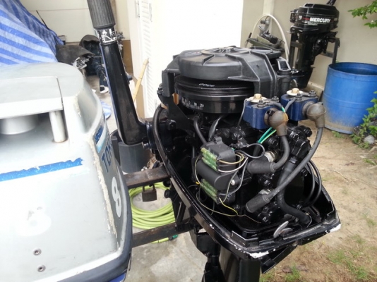 ขายเครื่องเรือ Mercury 10 HP หางสั้น ขาย 25000 บาท ขายเครื่องเรือ Mercury 10 HP หางสั้น ขาย 25000 บาท