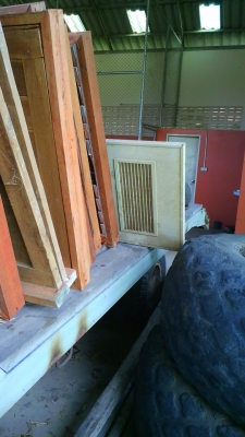 รถหกล้อHINO FB หกล้อท้ายลาด เครื่องดีเซล ฮีโน่ 6 สูบ รถหกล้อในสภาพใหม่เอี่ยม บรรทุก รถแบคโฮขนาด PC60 ได้ดี