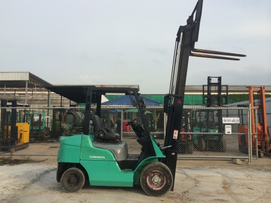 นาทีทอง!!ขายถูกมาก รุ่นยก 2.5 ตัน 3เมตรรุ่นล่าสุด เครื่องเดิมๆดีมากๆ สตาร์ทติดง่าย 210,000 บาท ติดต่อ 086-8510722,094-426-7888