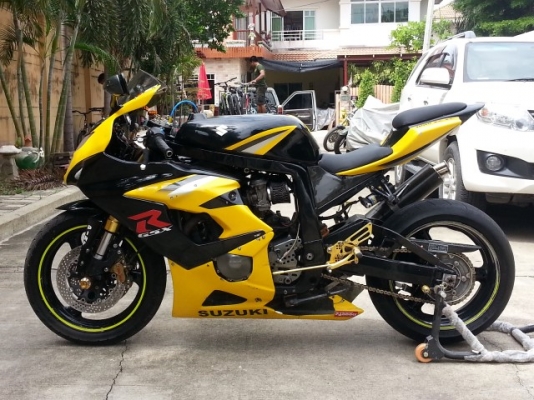 มาใหม่ GSXR 1100 แฟริ่งแต่ง K7 ทะเบียนแท้พร้อมโอนแต่งแทพๆเครื่องดีมากระบบไฟครบ