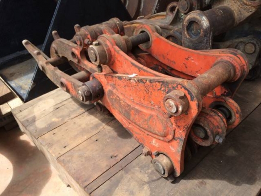 ขายปากคีบเหล็ก ใช้กับ รถขุด PC 60 นำเข้าจากญี่ปุ่น ติดต่อ 081-2990958/089-8368497 (เจ้าของขายเอง)